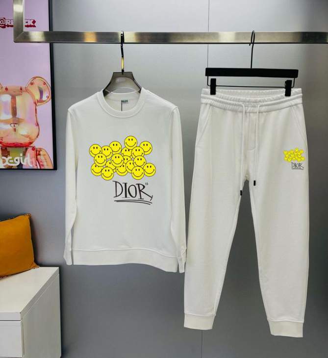Picture of Dior Sweater Suits _SKUDiorM-5XLkdtn16138775